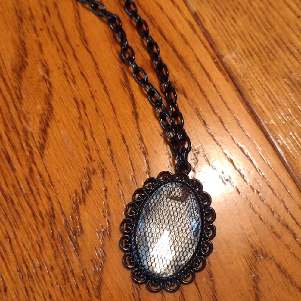 Black adjustable necklace